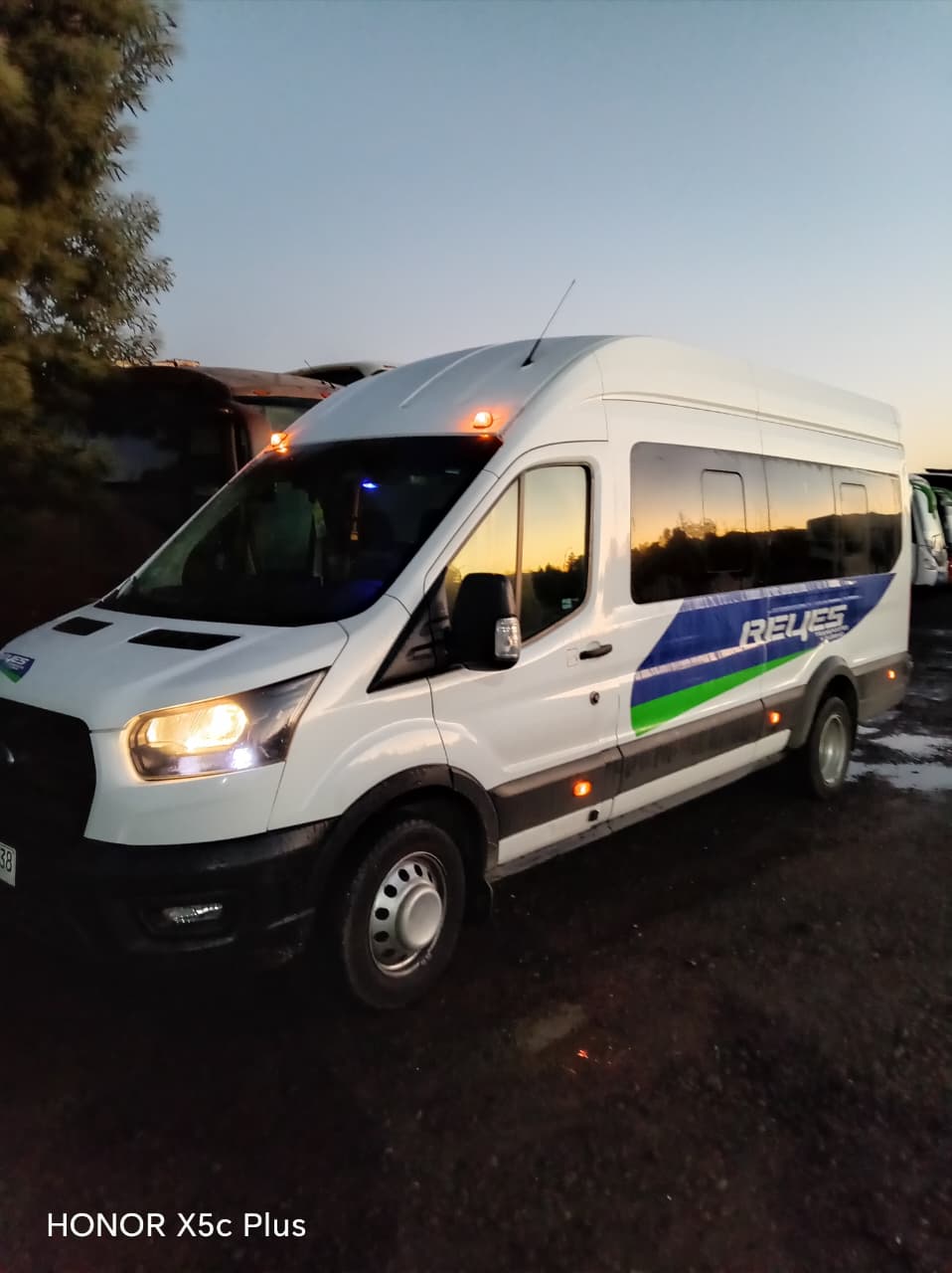 Ford Transit Ejecutivo Reyes