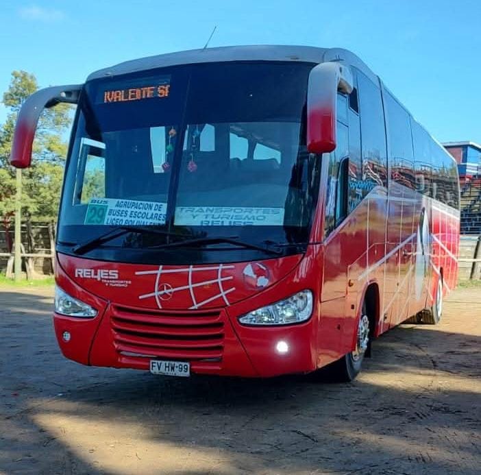 Mercedes Benz Salón Ejecutivo rojo